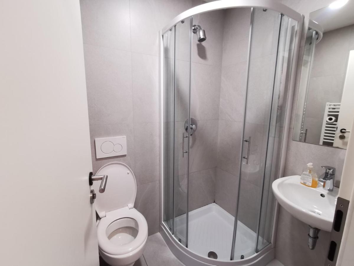 Simbol Rooms With Free Private Parking 류블랴나 외부 사진