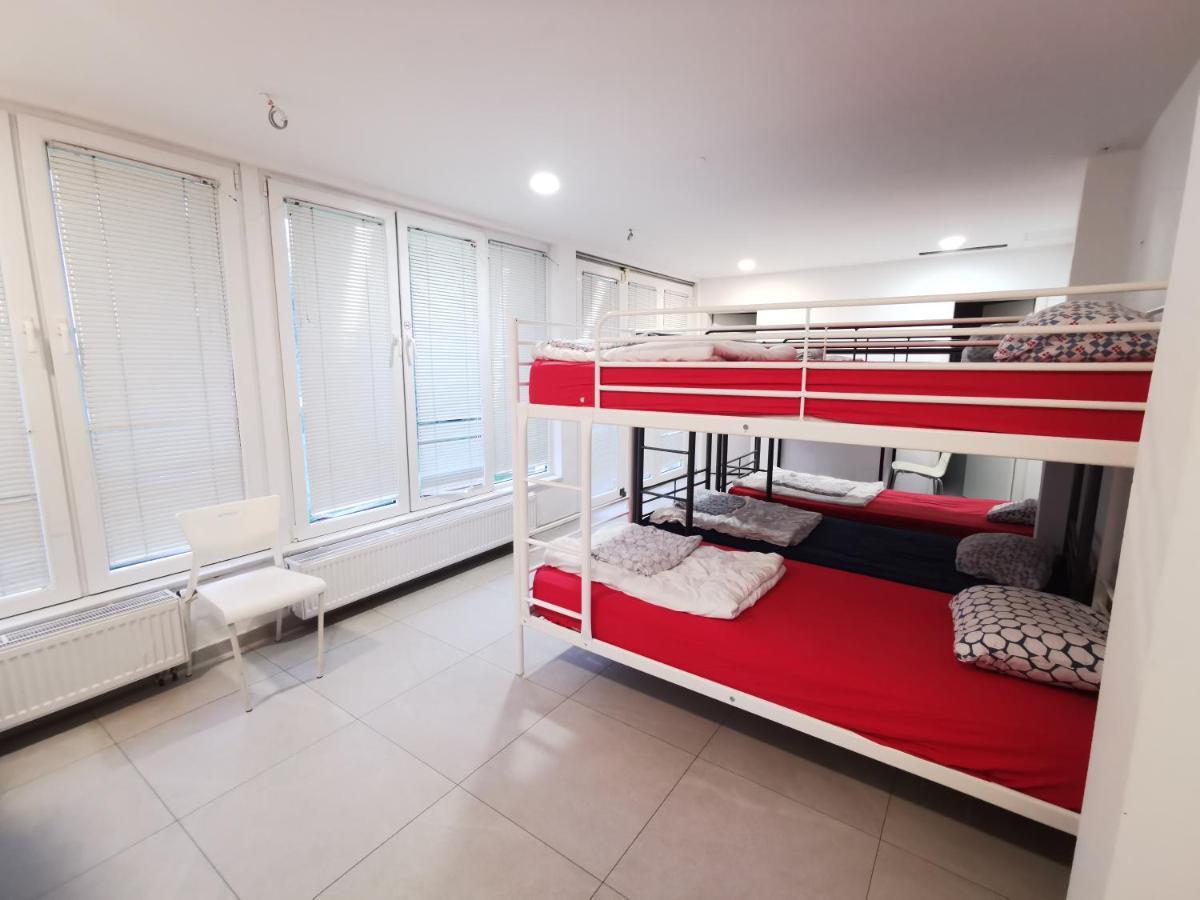 Simbol Rooms With Free Private Parking 류블랴나 외부 사진