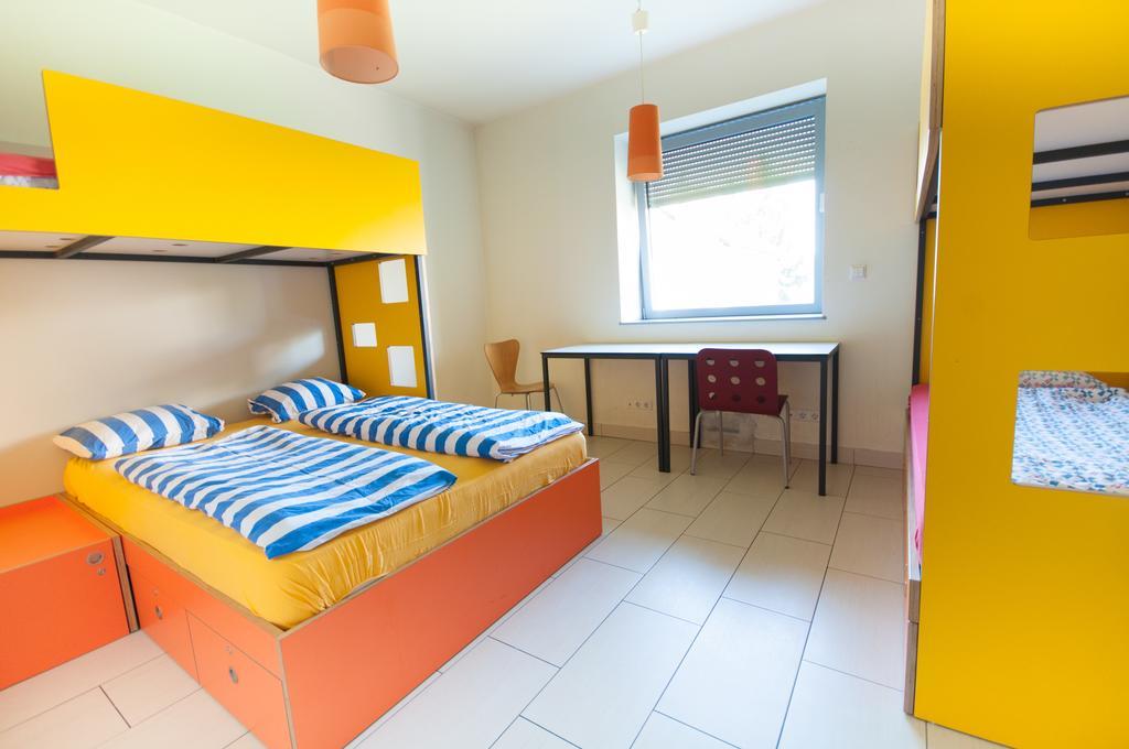 Simbol Rooms With Free Private Parking 류블랴나 객실 사진