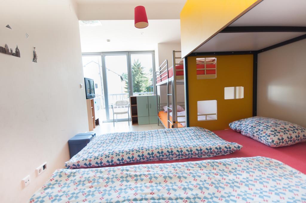 Simbol Rooms With Free Private Parking 류블랴나 객실 사진
