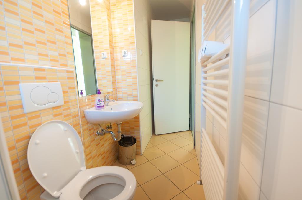 Simbol Rooms With Free Private Parking 류블랴나 객실 사진