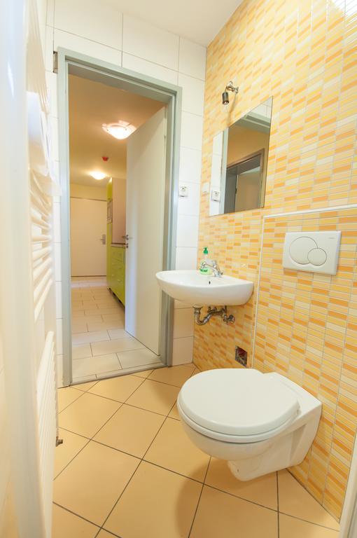 Simbol Rooms With Free Private Parking 류블랴나 객실 사진