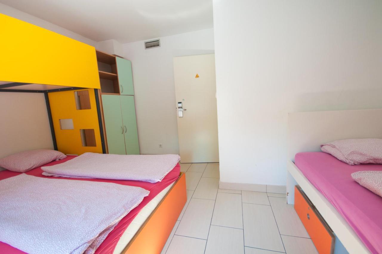 Simbol Rooms With Free Private Parking 류블랴나 객실 사진