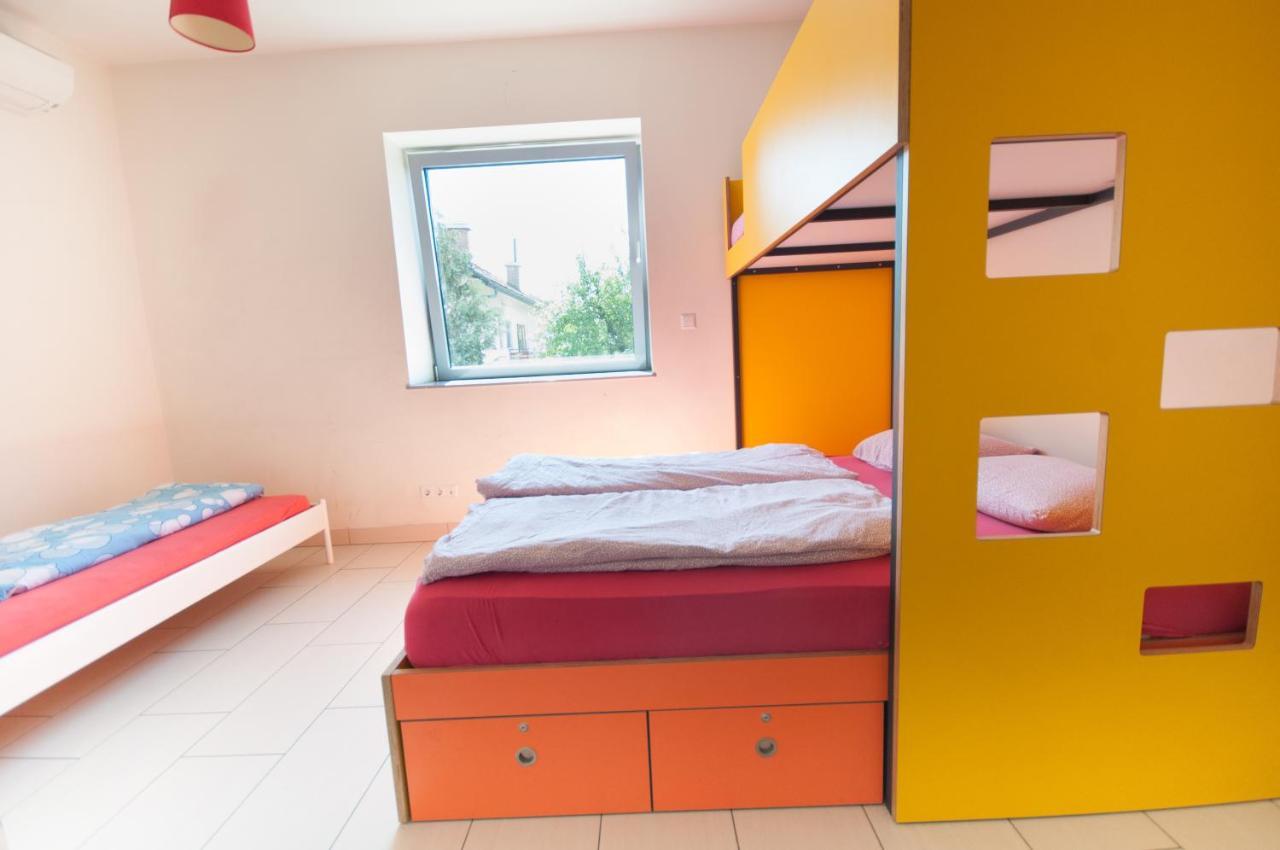 Simbol Rooms With Free Private Parking 류블랴나 객실 사진