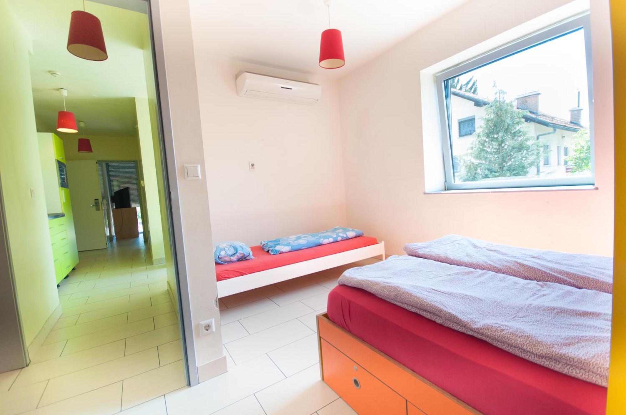 Simbol Rooms With Free Private Parking 류블랴나 객실 사진